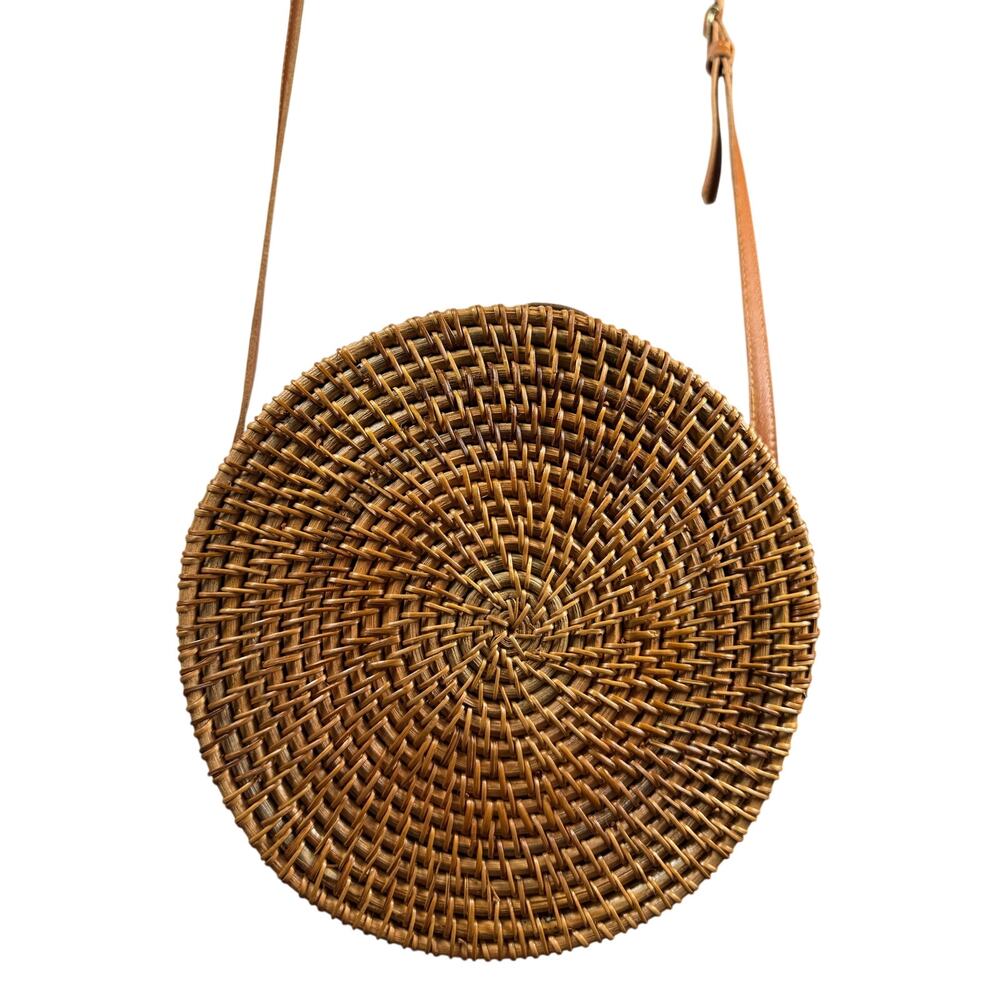 Retro Boho Rattan Snap Closure Round Crossbody Bag